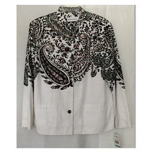 Black and whit blazer